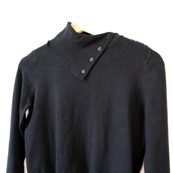 LUI JO Stylish Black Turtle Neck - Picture 7 of 9